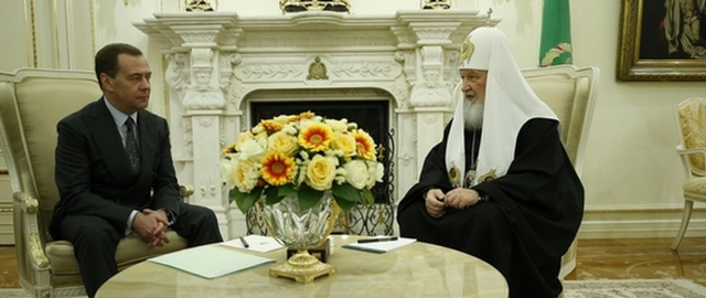 Патриарх Кирилл получает поздравления с 10-летием интронизации